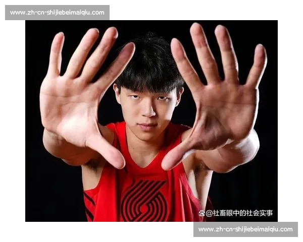 布朗尼杨瀚森梦幻联动！金牌训练师揭秘体能特训密码，夏联冲刺在即